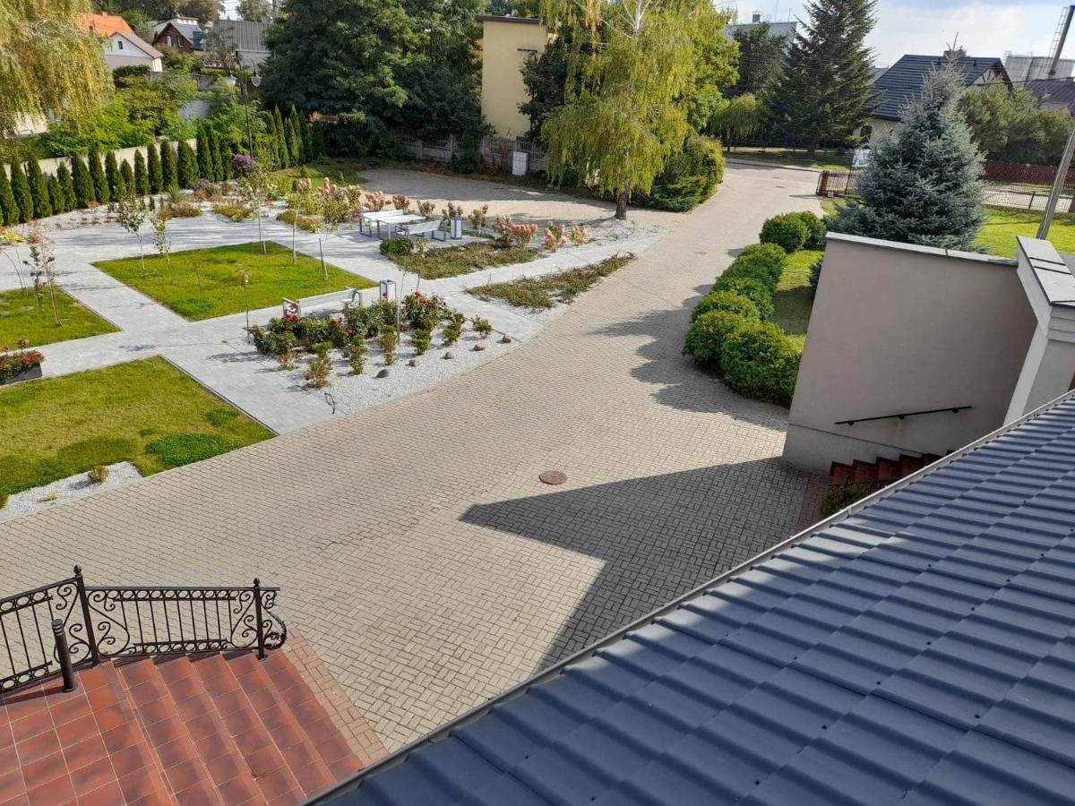 Dom Weselny Iwonka - Housity