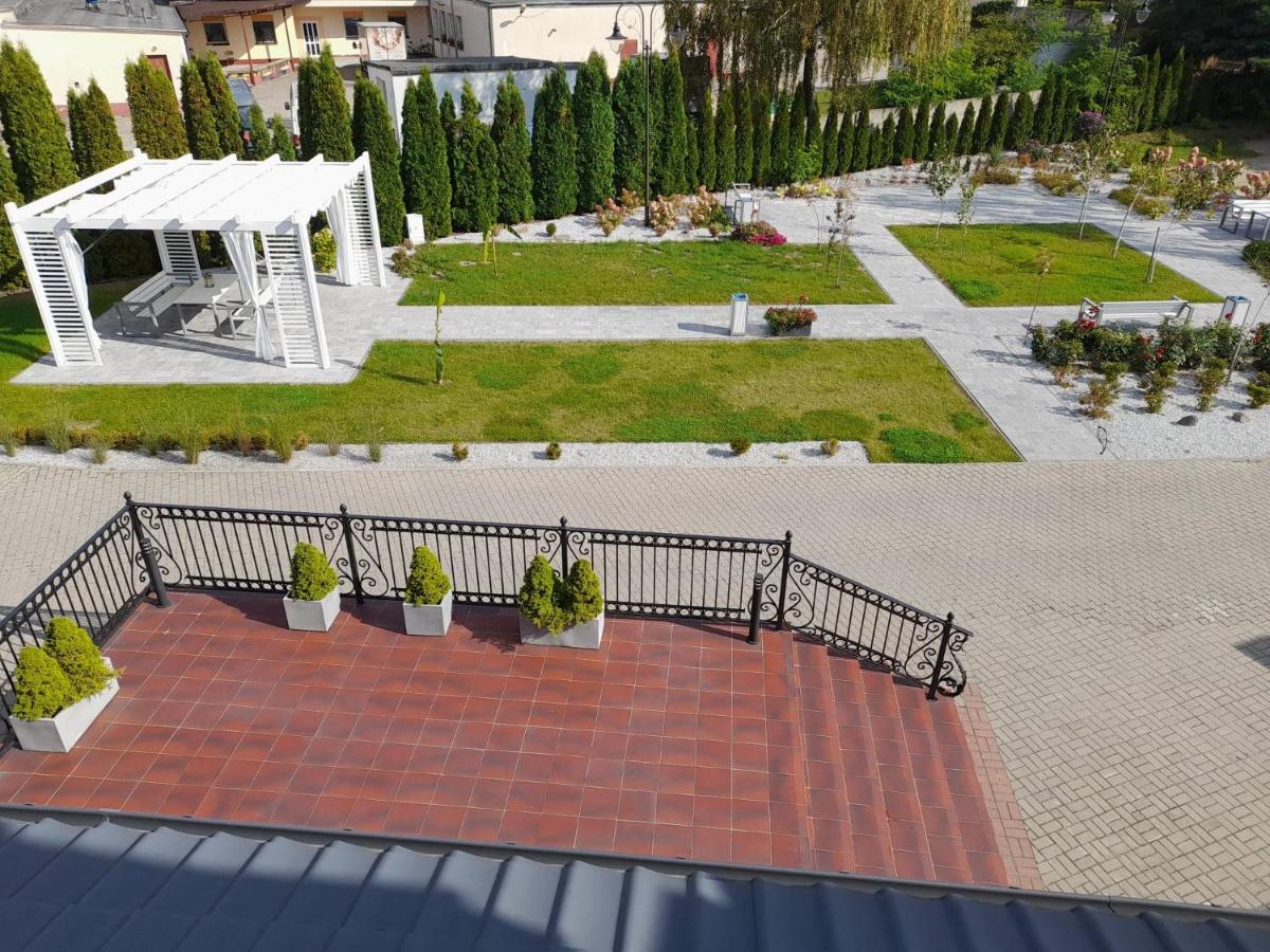 Dom Weselny Iwonka - Housity