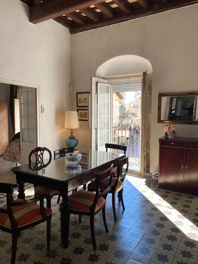 Suitetrails - Gran casa señorial de 300m en centro histórico