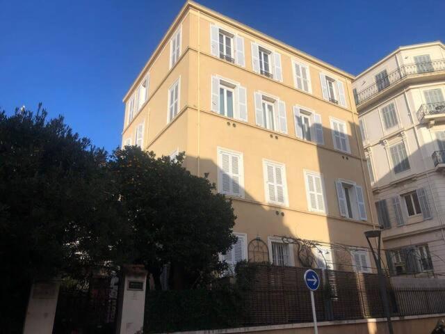 C002-Studio fonctionnel - Centre Cannes - Housity