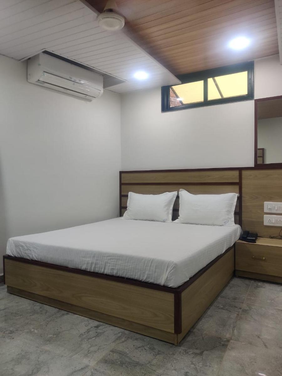 Hotel Twilight - Housity