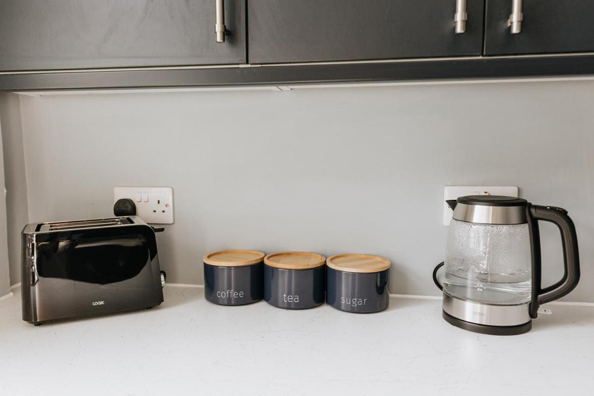 LIQUORICE LODGE - Modern 2 Bed House in Castleford, Yorkshire Close to Xscape SnoZone! - Housity