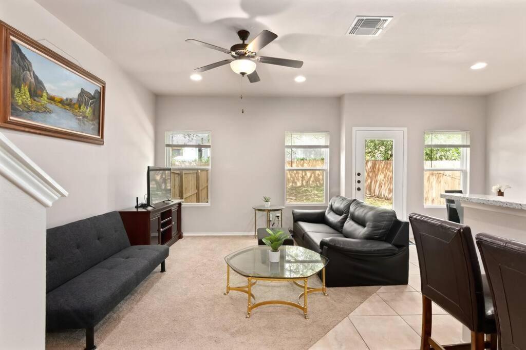 LUX 3BR 3BA Home W Private Hot tub, 3k Arcade Games & private garage- 5mins to the Airport - Housity