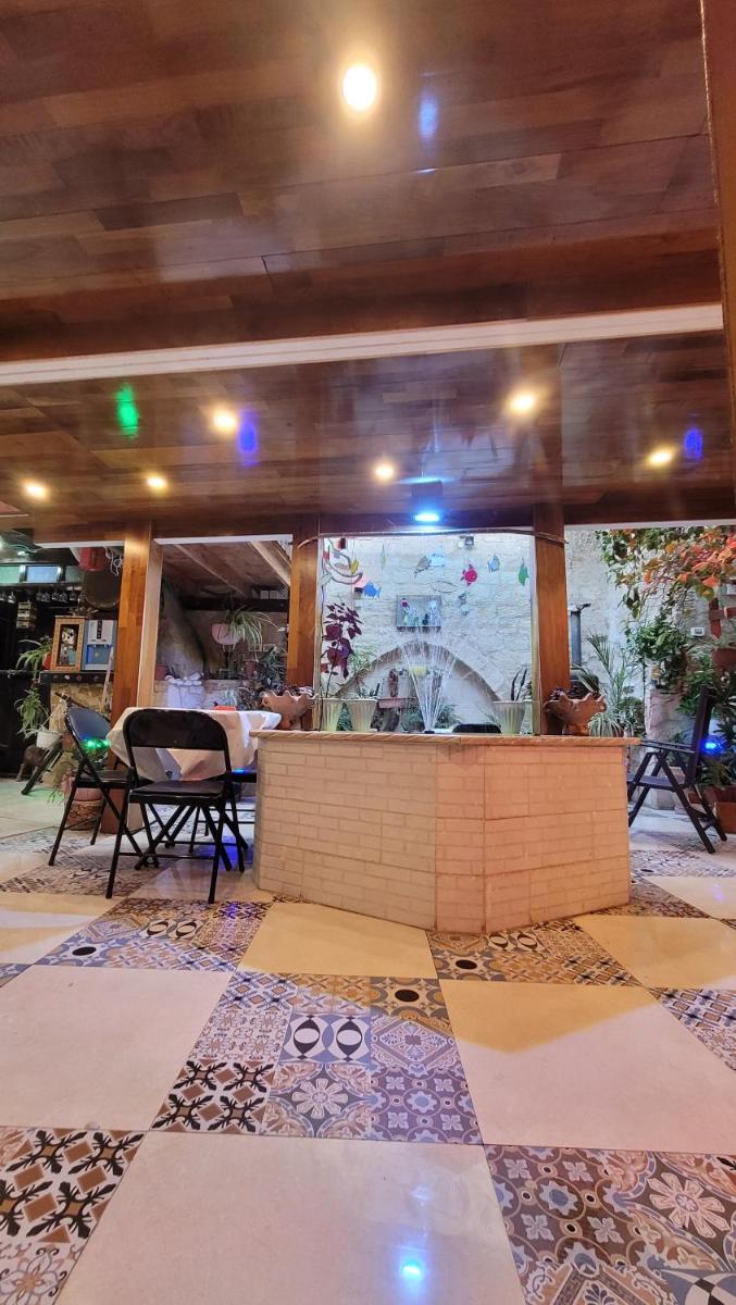 Vitrage Guest House - Housity