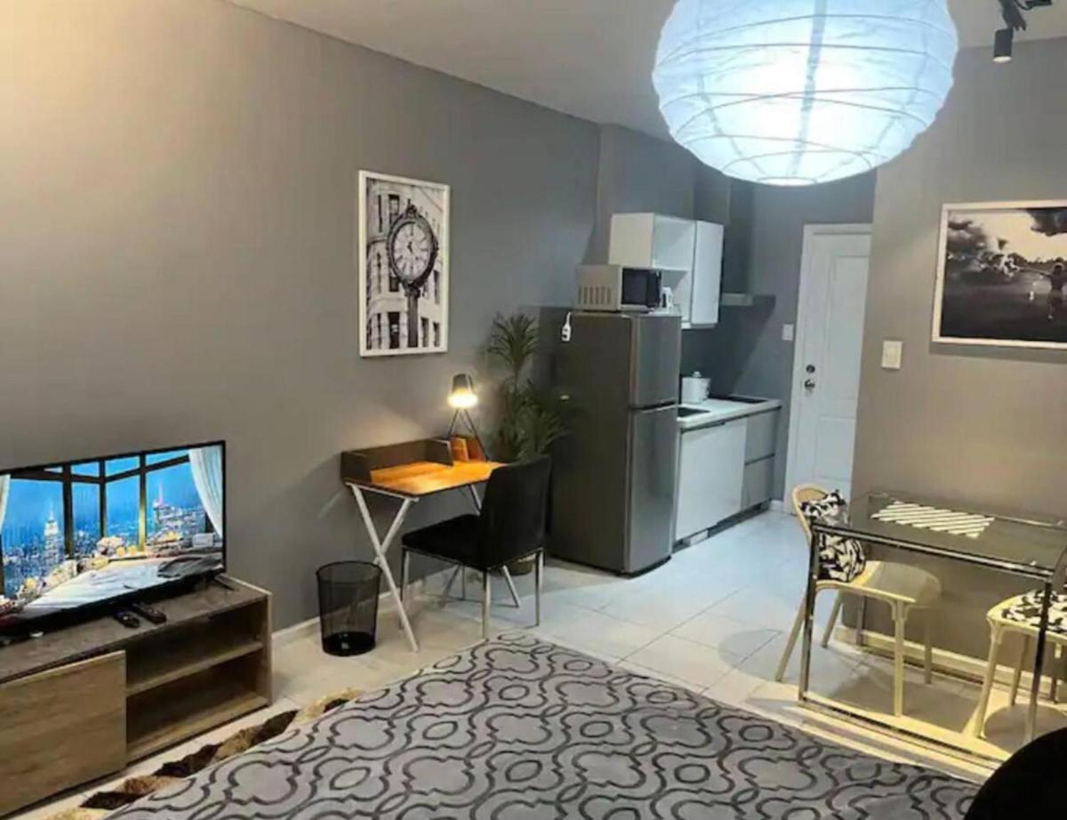 Suitetrails - The Gramercy Residence Makati Suite 34Sightseeing