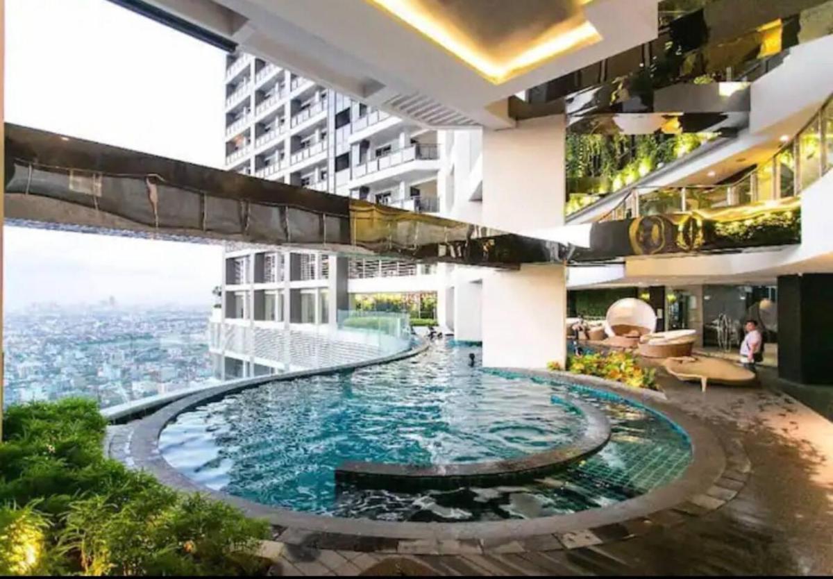Suitetrails - The Gramercy Residence Makati Suite 34Sightseeing