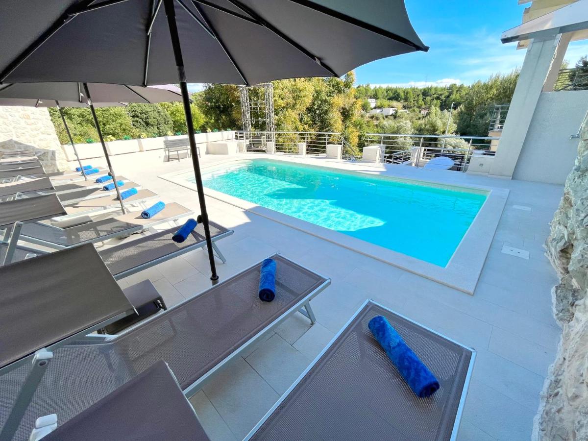 Ivan's holiday house with private swimming pool - Housity