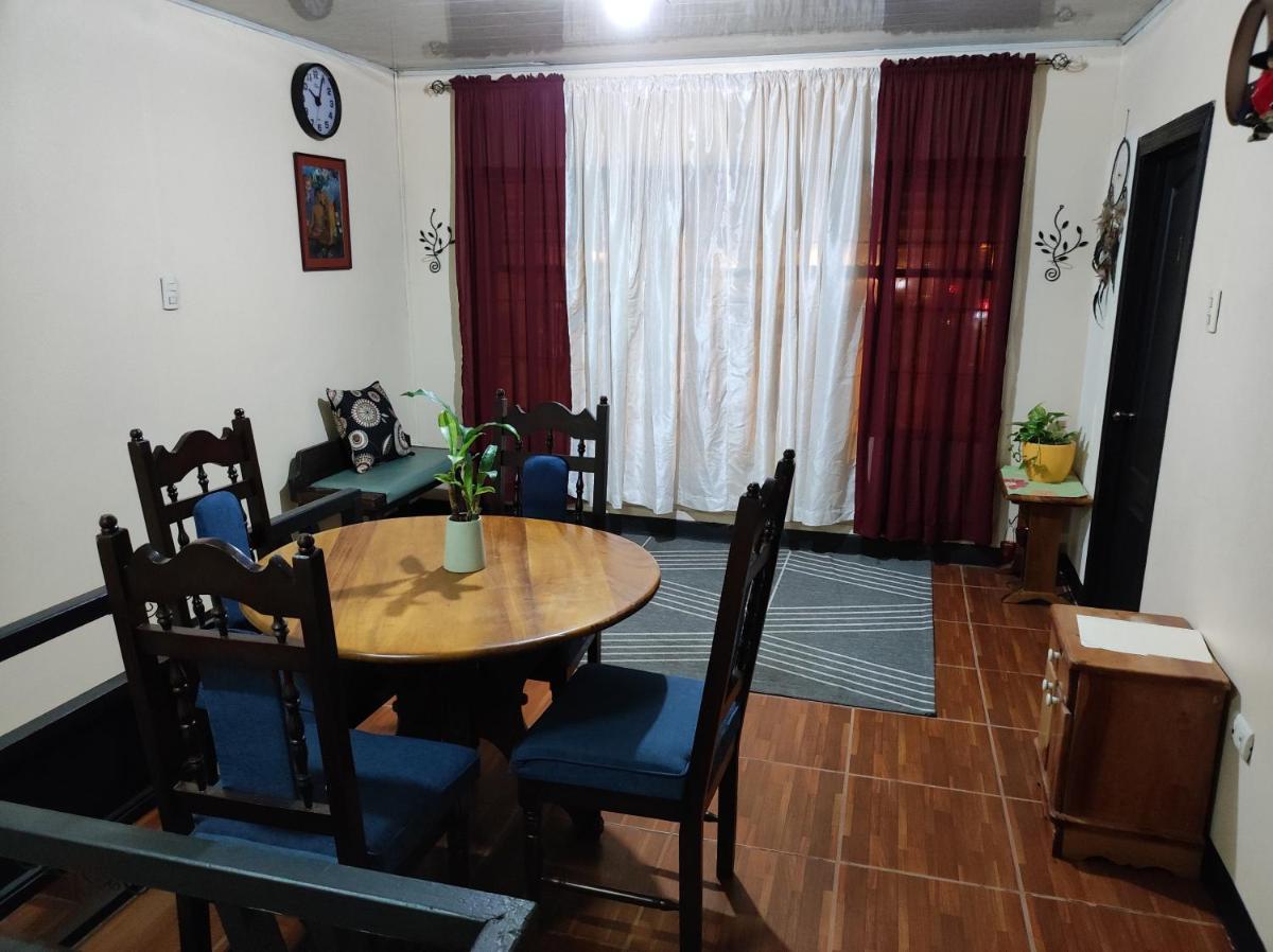 Chopper Hostal - Housity