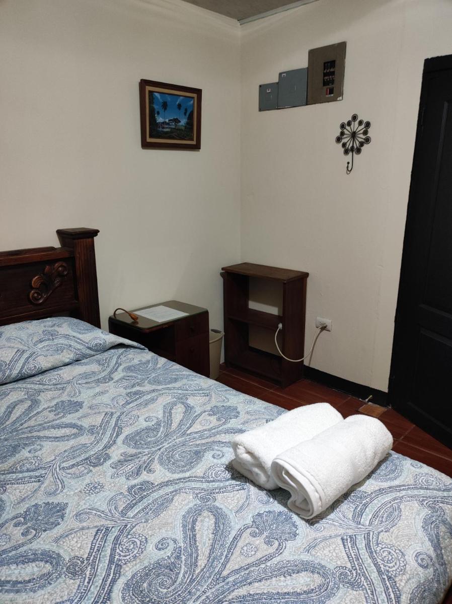 Chopper Hostal - Housity
