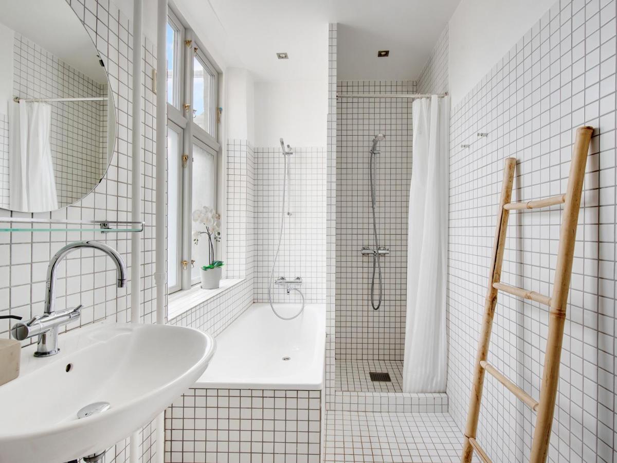 Sanders Stage - Chic Three-Bedroom Apartment Near Nyhavn - Housity