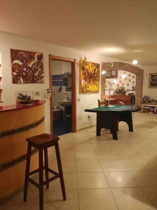 Adorabile tavernetta con piscina - Housity