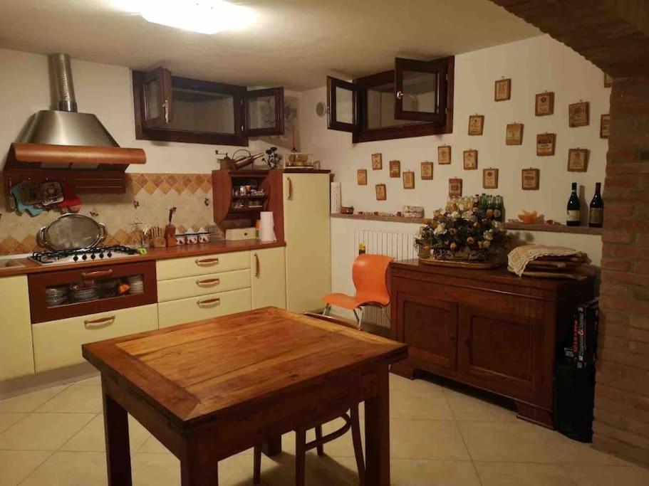 Adorabile tavernetta con piscina - Housity