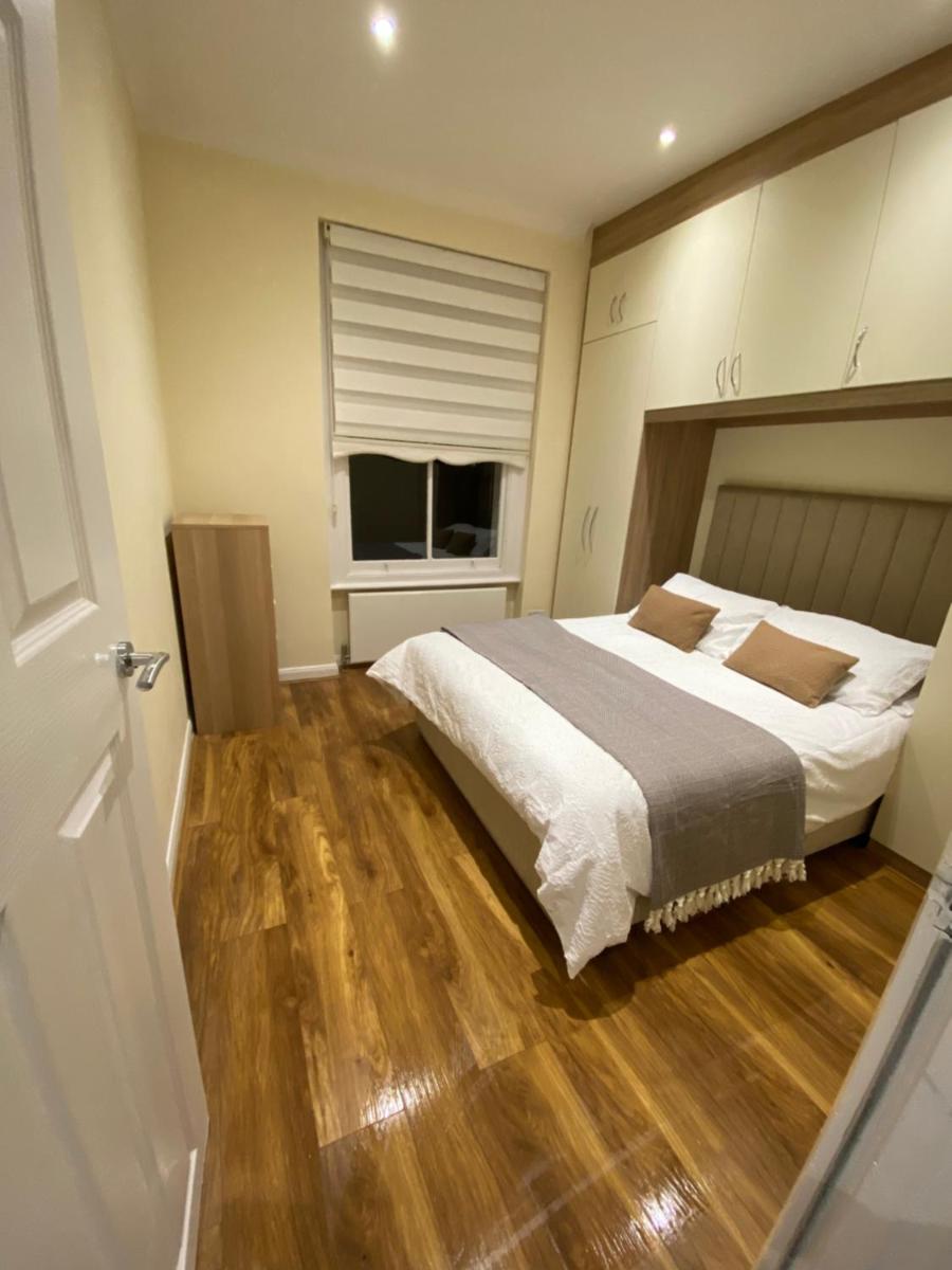 Stunning 2 bed flat in Ladbroke Grove - Housity