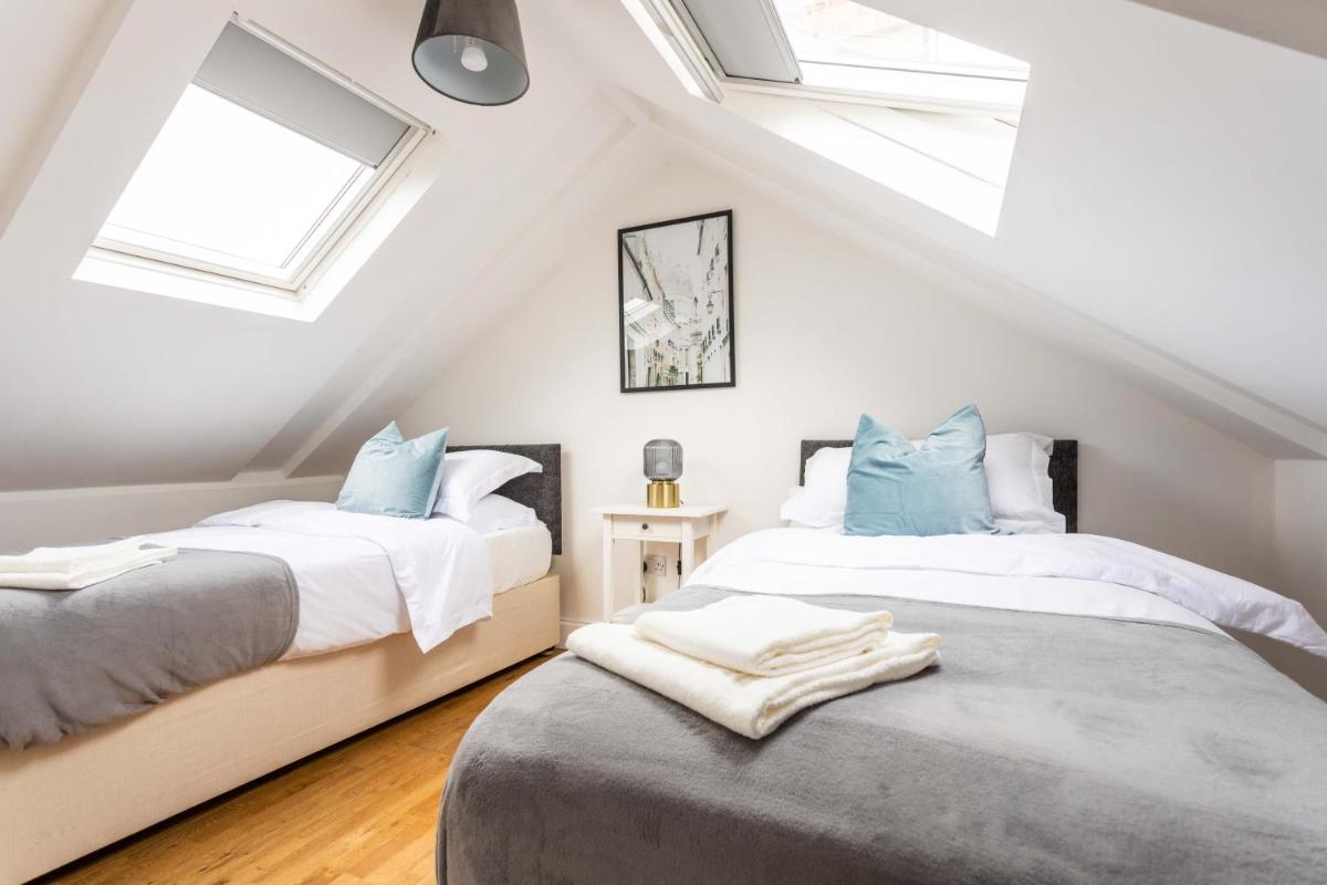 Bernard Cottage - Housity