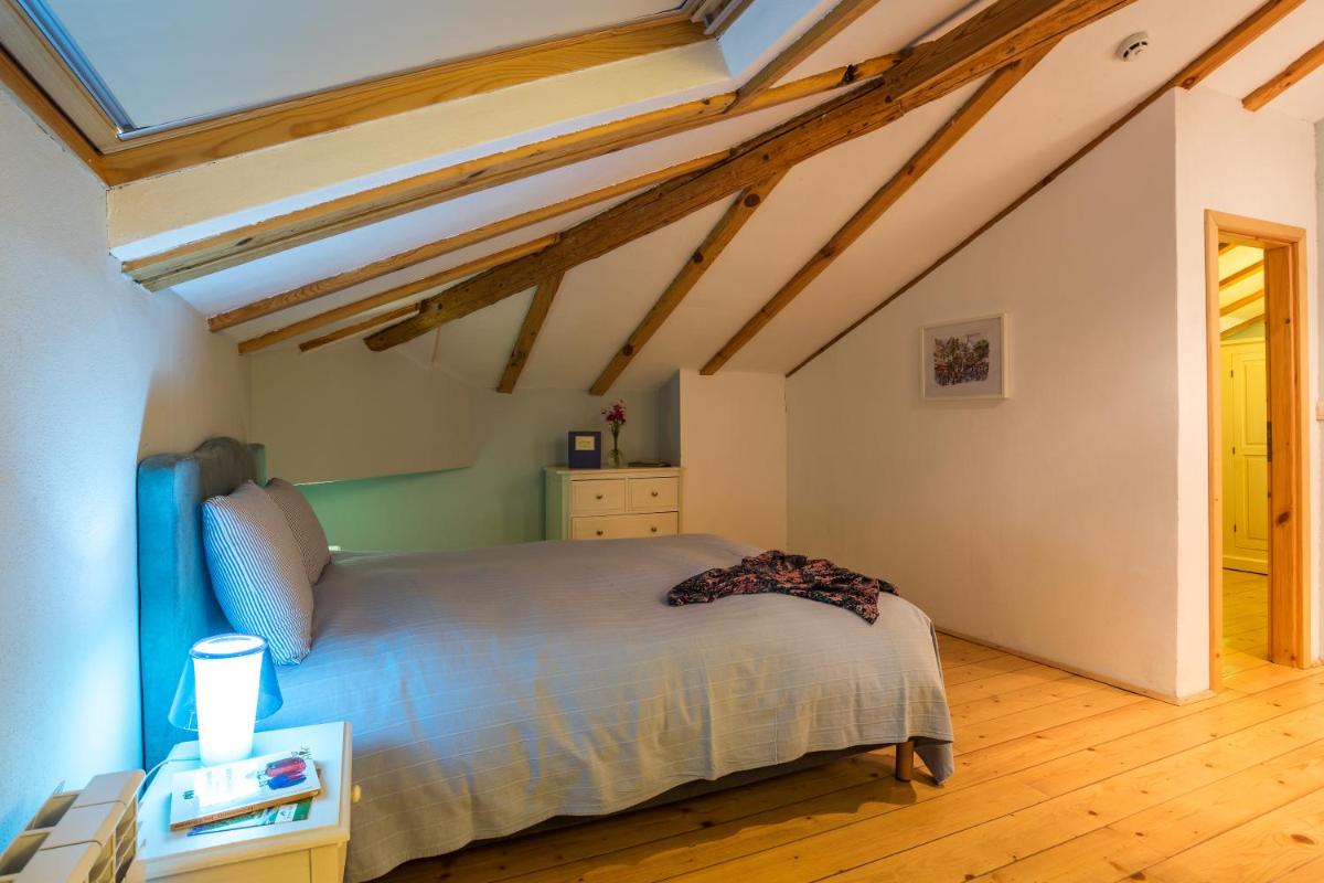 Garmen Hills Guest Houses - Housity
