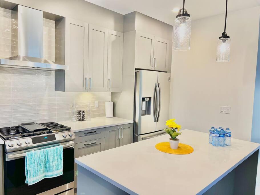 Brand new Cheerful 3 Bedroom 3 Bathroom TownHouse - Housity
