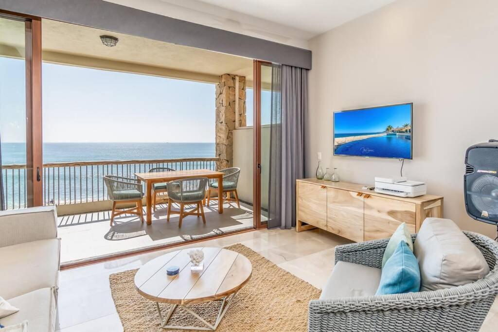 Soleado Beachfront paradise surf and sunrises - Housity