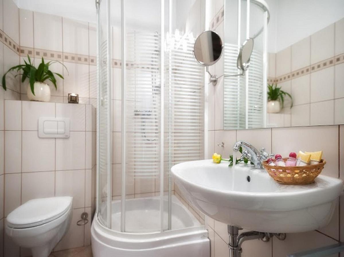 Aparthotel Karmel - Housity