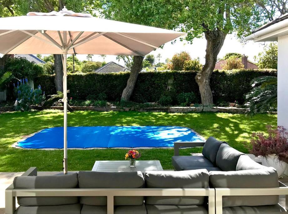 Bright and charming 3 bedroom home in the suburbs. - Housity