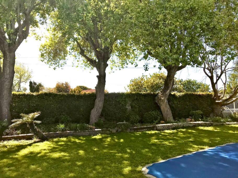 Bright and charming 3 bedroom home in the suburbs. - Housity