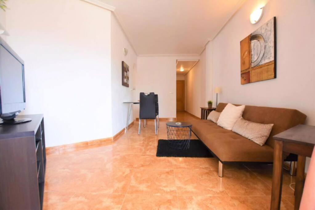 Top floor Torrevieja center apartment - Housity