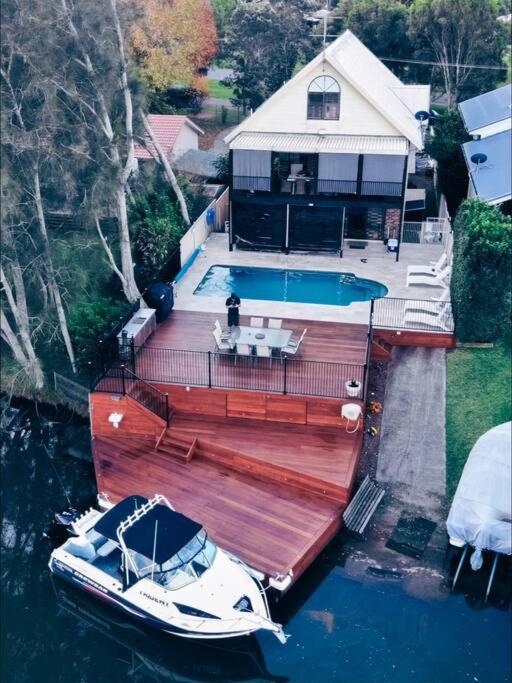 Dora On The Water - Dora Creek Lake House - Housity