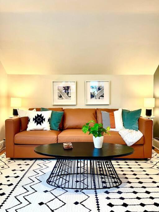 Immaculate, Newly Renovated 1 Bedroom Apt Near NYC - Housity