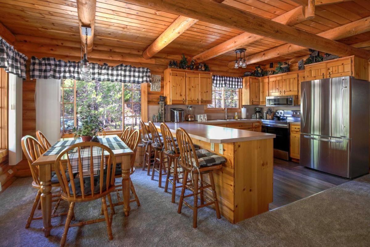 Henrys Cast by KABINO Hot Tub Large Driveway PS4 Dog Friendly Fire Pit Fireplace - Housity