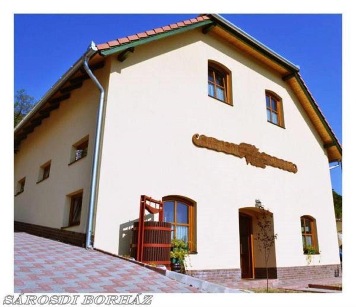 Sárosdi Pince és Panzió - Housity