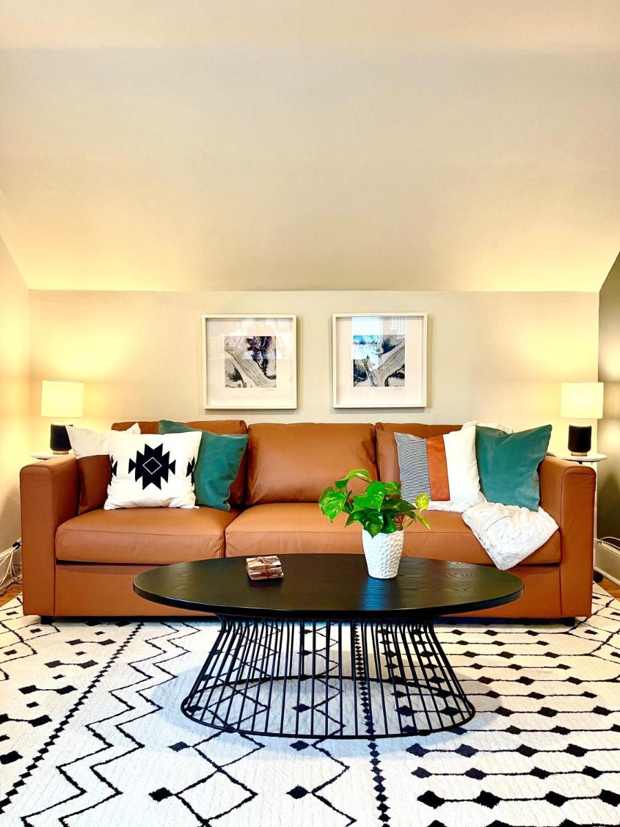 Immaculate, Newly Renovated 1 Bedroom Apt Near NYC - Housity