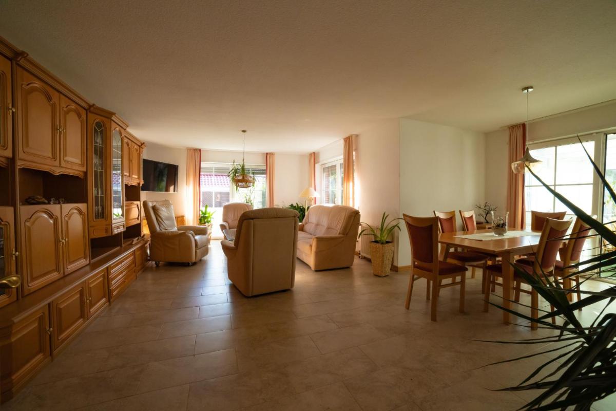 Schönes & gemütliches Ferienhaus nahe der Nordsee - Housity