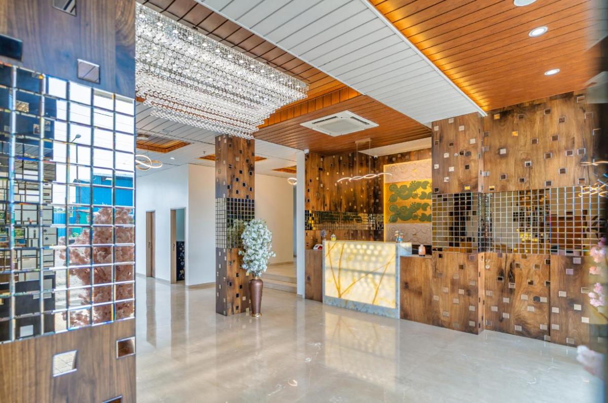 ROYAL CLIFF HOTEL & RESORTS - Housity