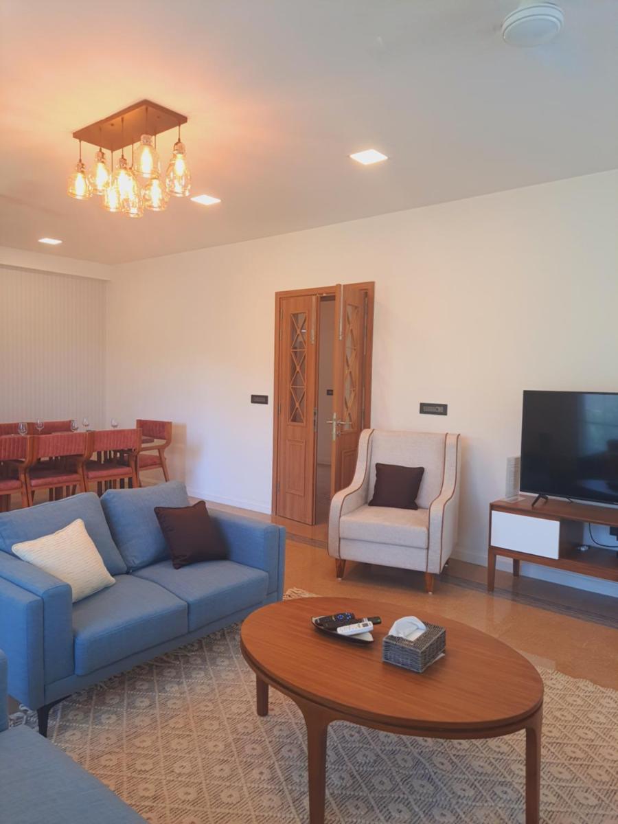 Melhor Stays Villa- L-M113 Luxurious 5 BHK villa with private pool, Anjuna - Housity