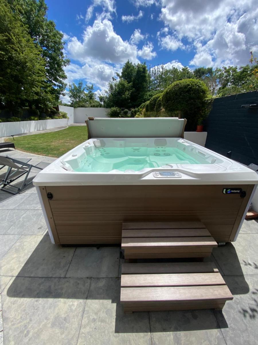 Dream House London with gym, cinema and housekeeper - Housity