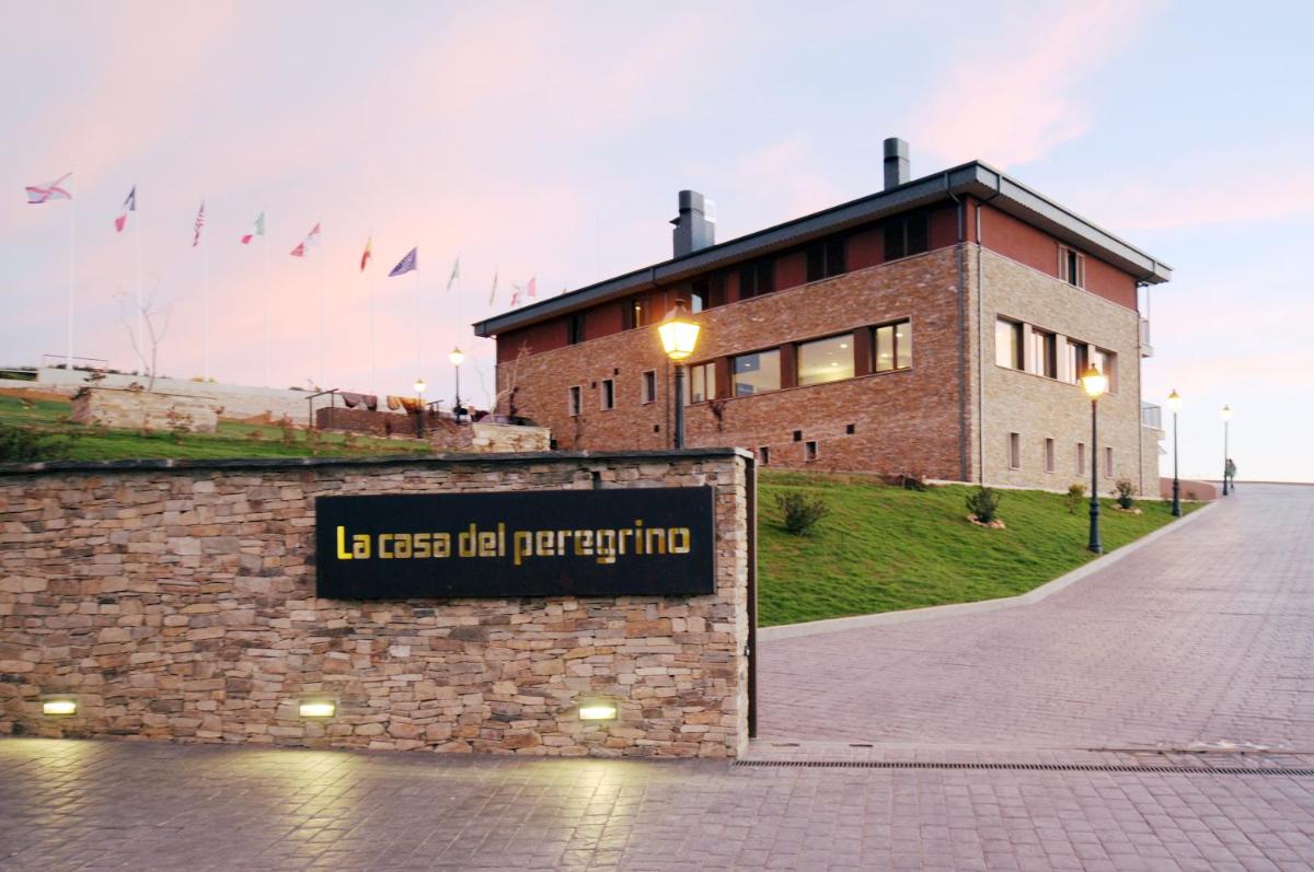 Hotel Albergue La Casa Del Peregrino - Housity