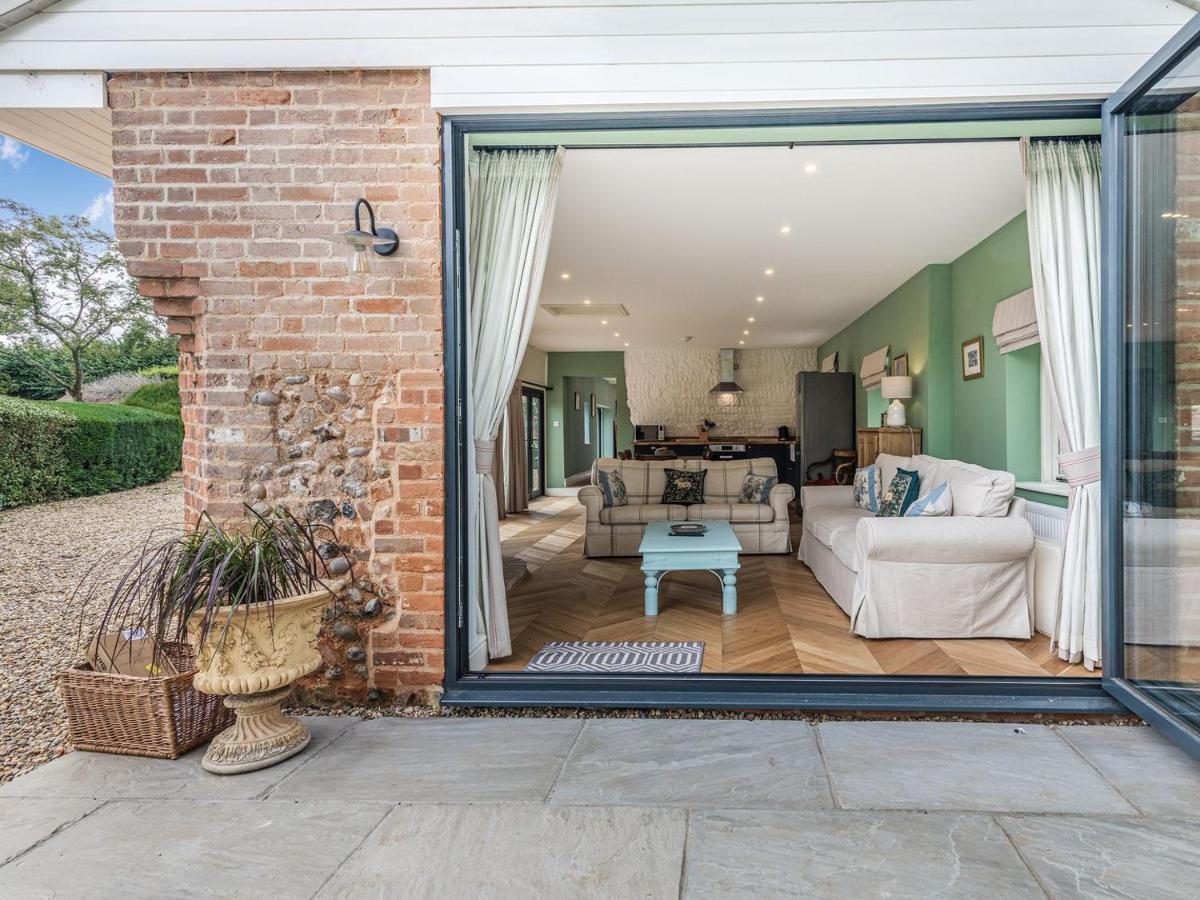 Otter House - Housity
