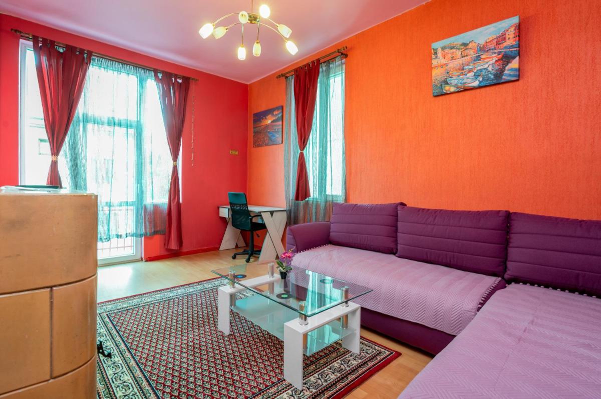 〜Alice in Wonderland〜 Artsy Flat next to Vitoshka - Hizvo