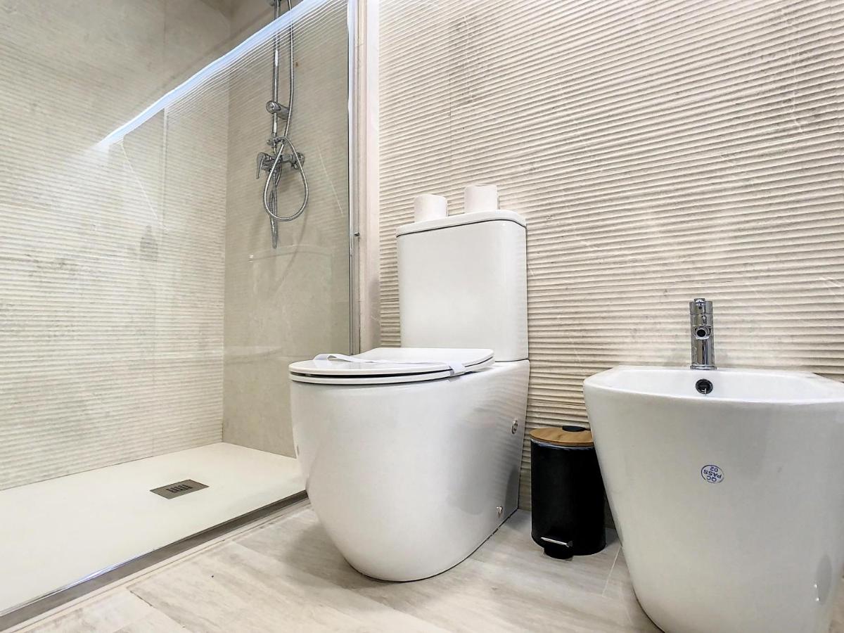 ApartCity Triana - Housity