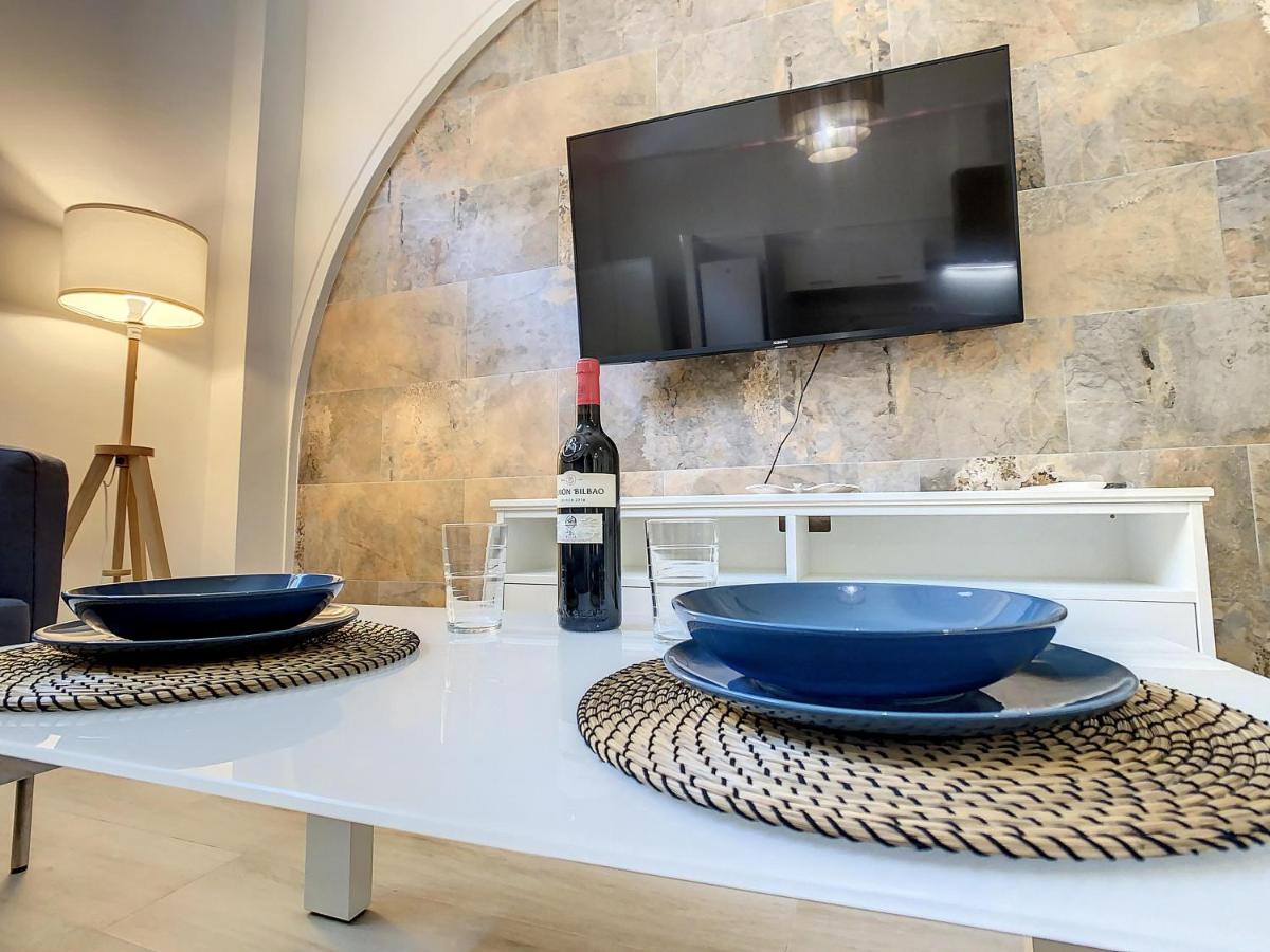 ApartCity Triana - Housity