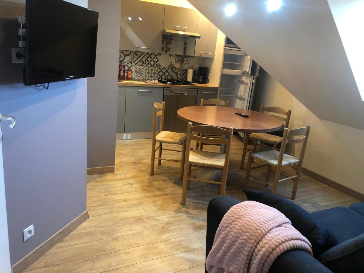 Suitetrails - Logement 4 personnes avec piscine intérieure 31 degrés zoo de la FLECHE 24 h du Mans