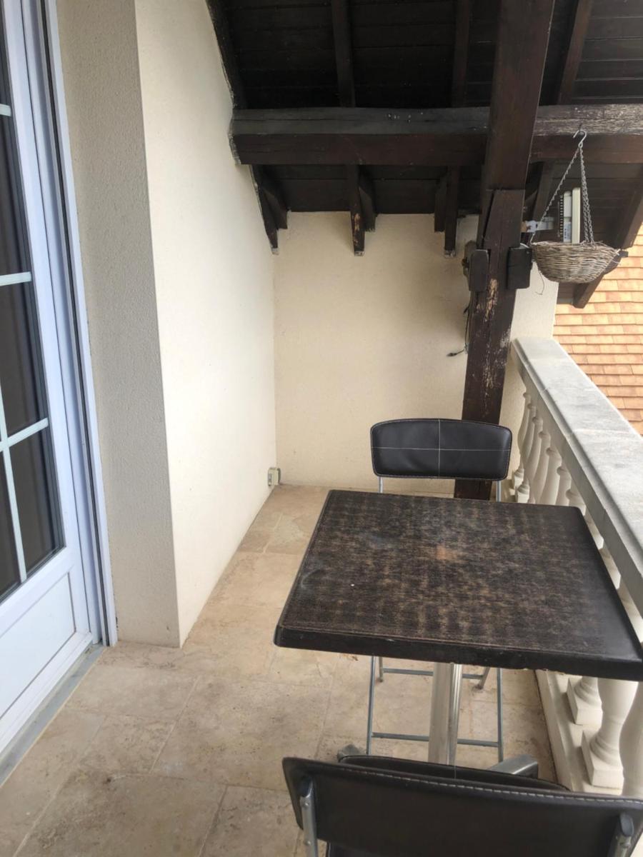 Suitetrails - Logement 4 personnes avec piscine intérieure 31 degrés zoo de la FLECHE 24 h du Mans
