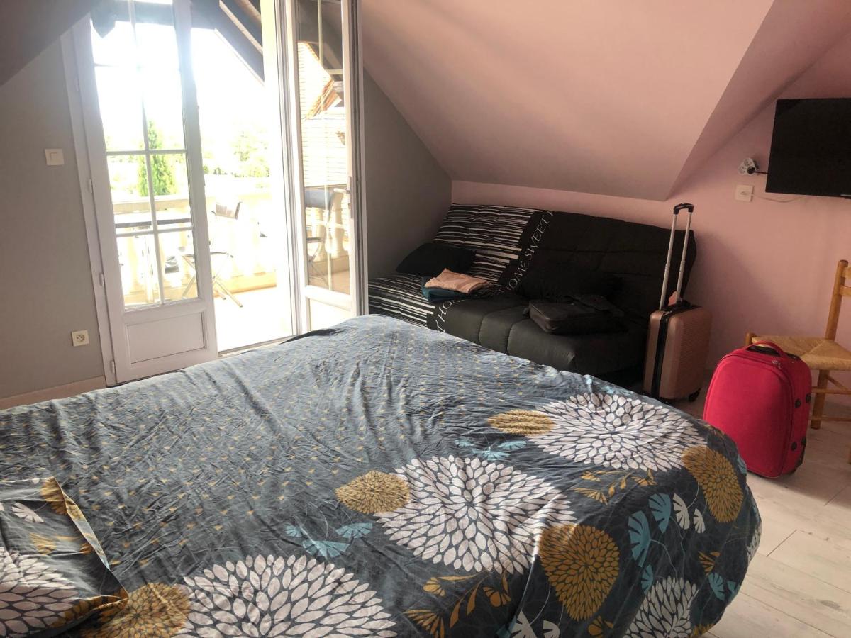 Suitetrails - Logement 4 personnes avec piscine intérieure 31 degrés zoo de la FLECHE 24 h du Mans