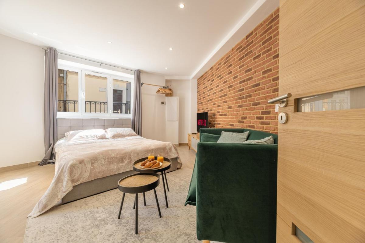 RAVISSANT STUDIO RENOVÉ 150m DE MONACO - Housity