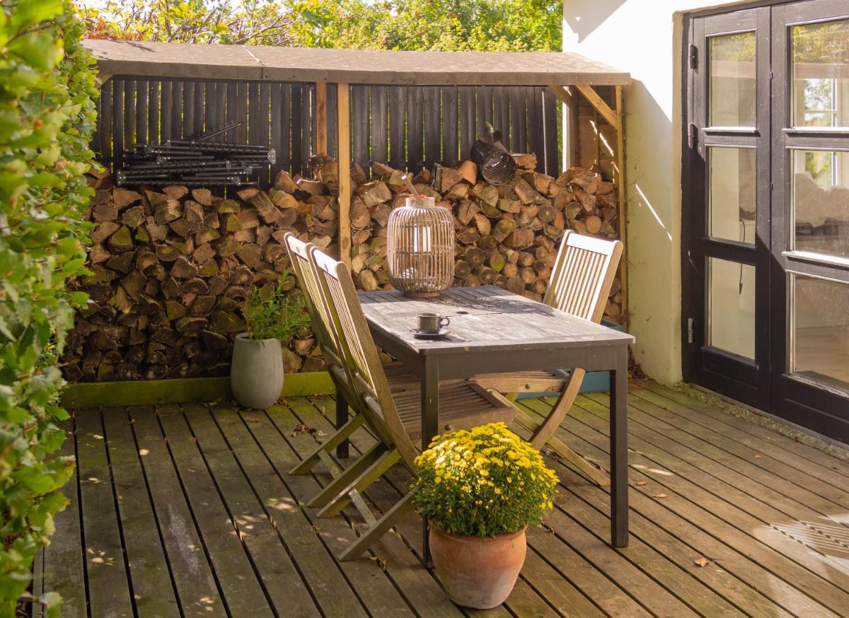 Kamilla's cottage, 1 km. from the beach - Housity