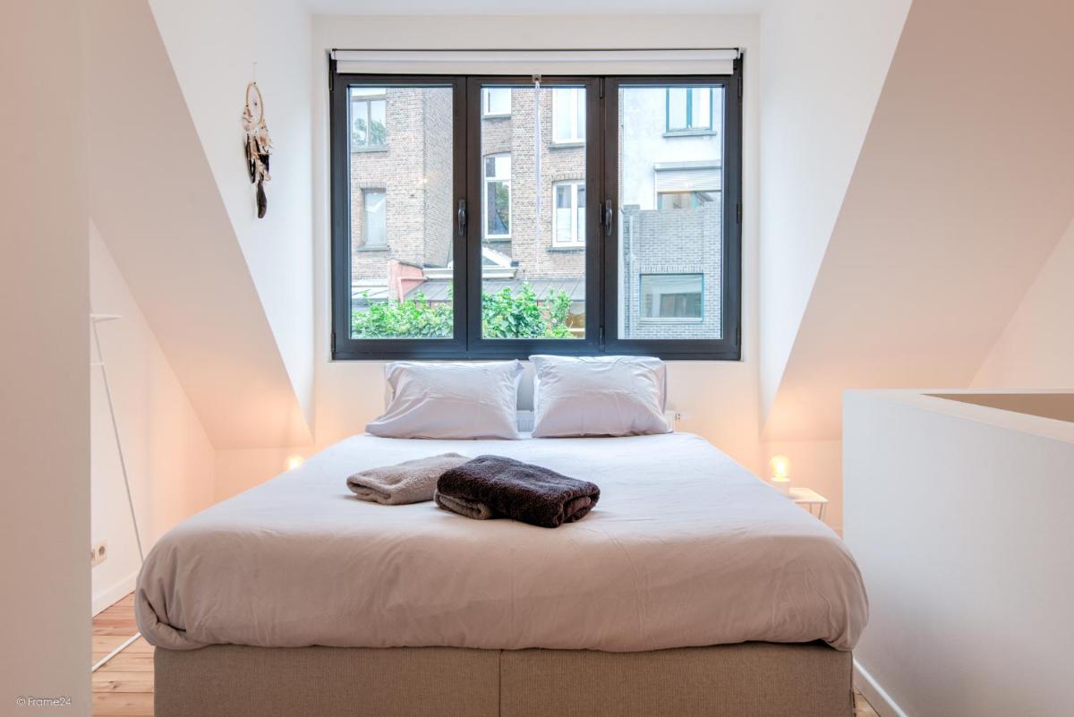 Stylishly furnished private home in a vibrant area - Housity