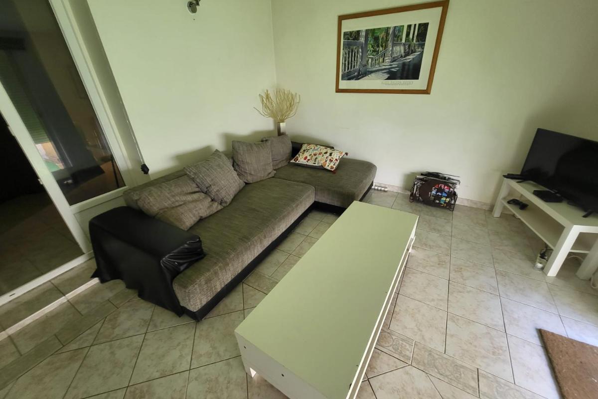 Nice House With Small Private Courtyard - Housity