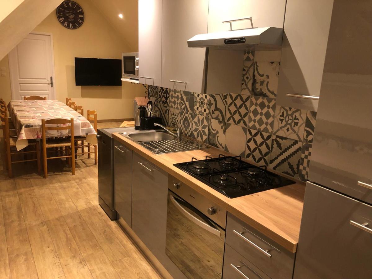 Logement @ 10 personnes avec piscine intérieure 31 degrés zoo de la FLECHE 24 h du Mans - Housity