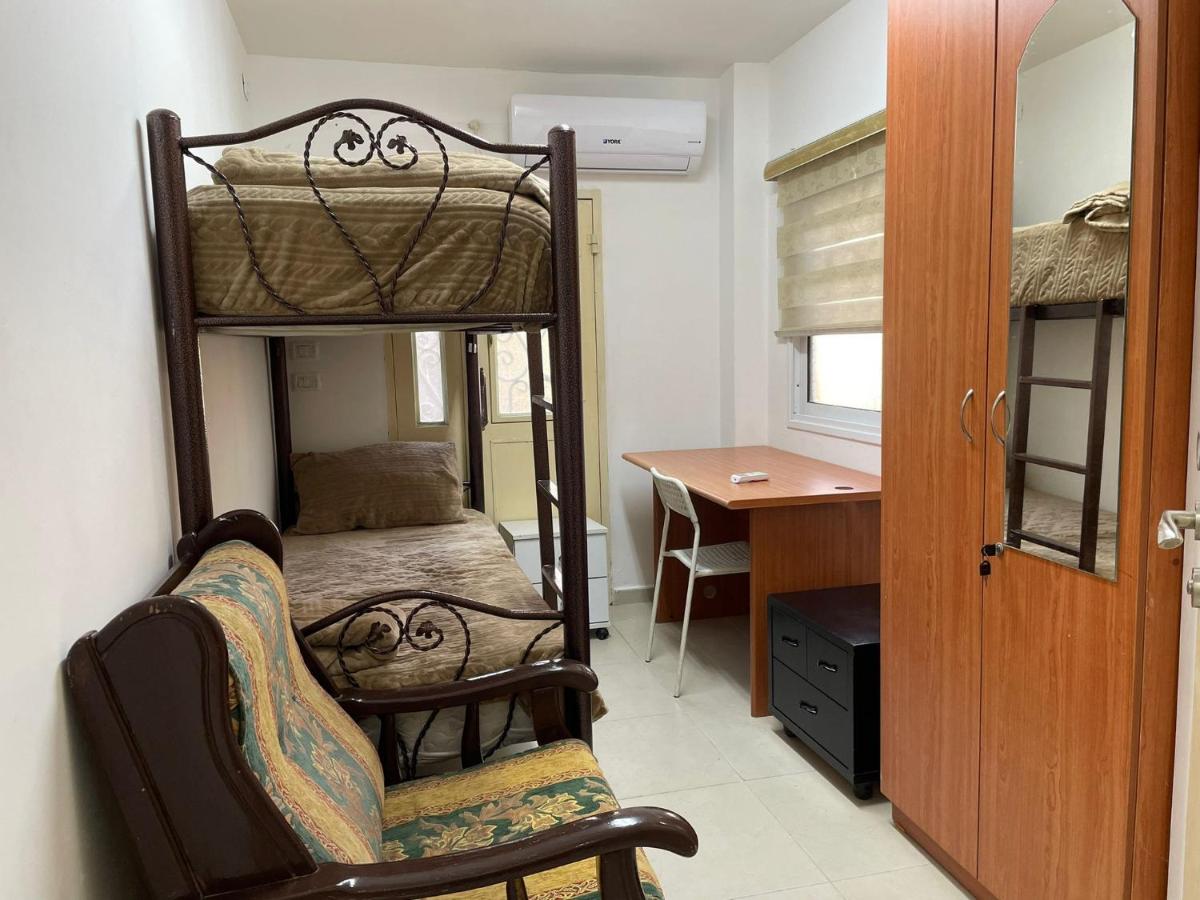 Alsharif family - Housity