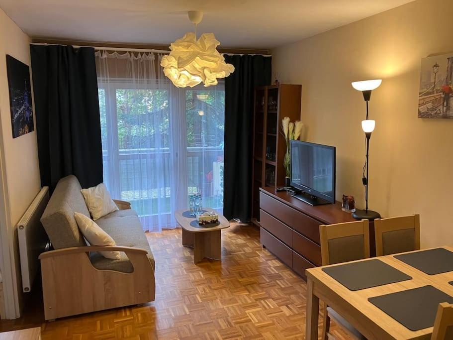 Spokojny Warszawski Sen - Housity