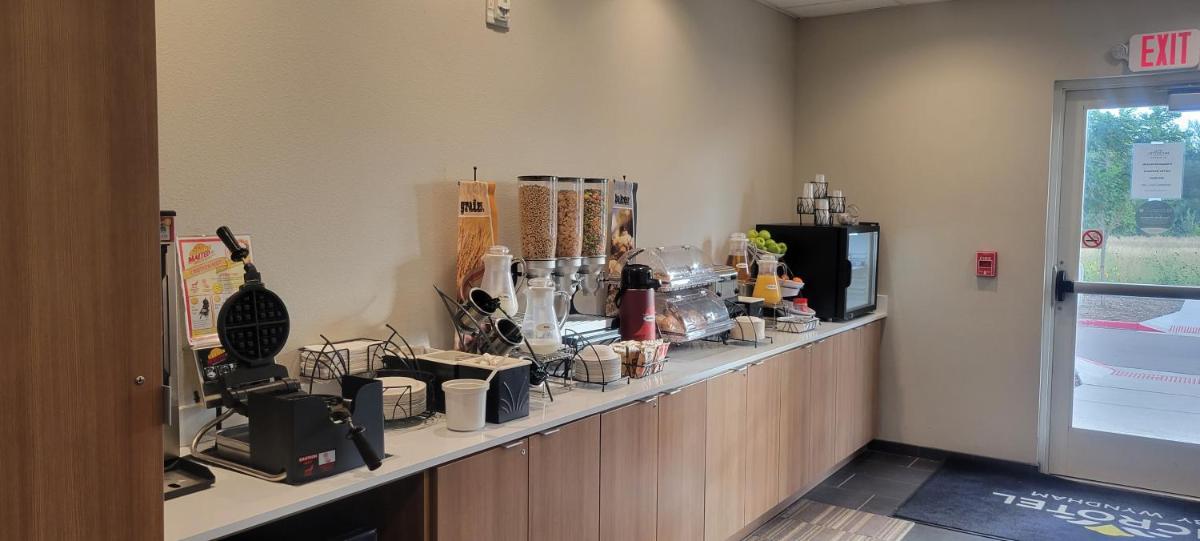 Microtel Inn & Suites by Wyndham Fountain North - Housity